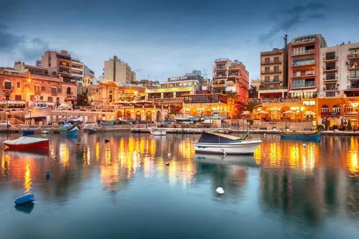 Stylish Apartment In St Julians 1 Min Away From The Sea San Ġiljan Buitenkant foto